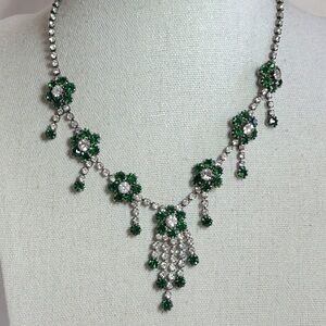 Vintage faux emerald green clear rhinestone necklace silver tone 18” Adjustable